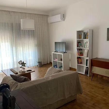 Apartment Georgia's House